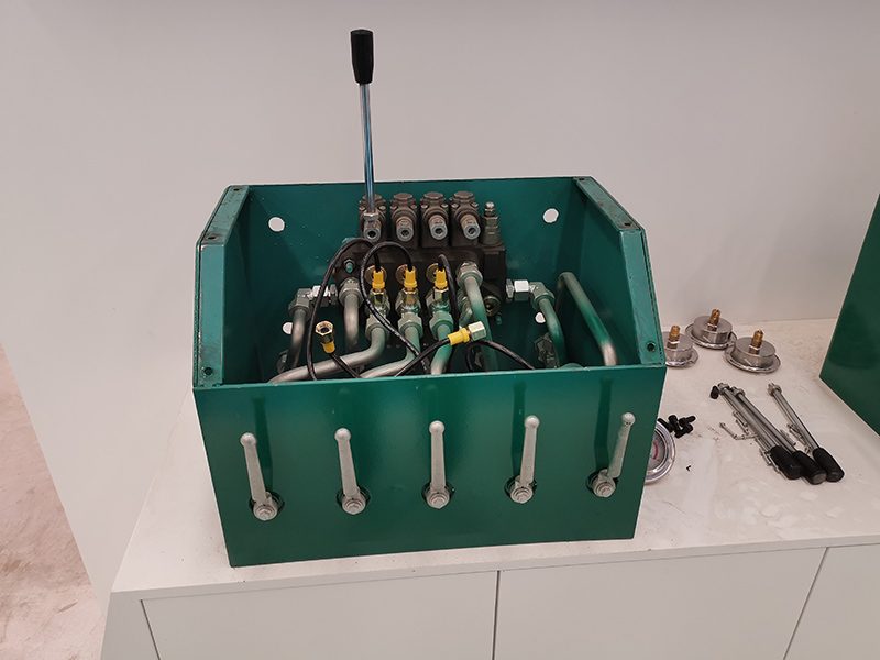 Hydraulischer Achsanhänger Hydraulic Axle Trailer