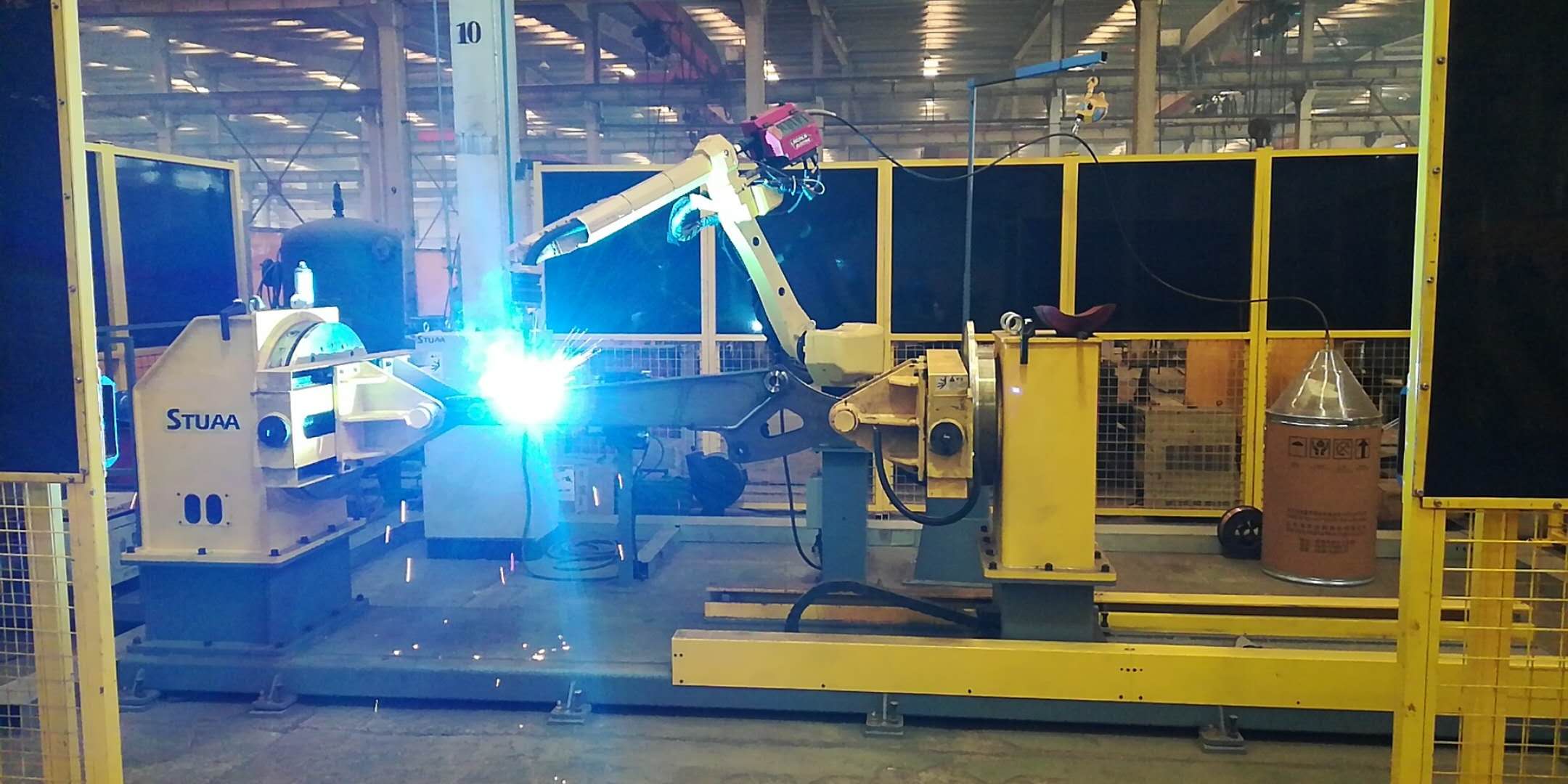 Lichtbogenschweißroboter  Arc welding robot